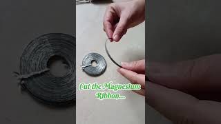 || Burning of Magnesium Ribbon || #easyscienceexperiment #sciencexperiments#trendingshorts #video#