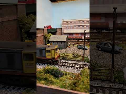 BR Class 20, playing trains #oogauge #modelrailway #Bachmann #customweathered #legomanbiffo