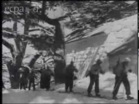 Patrouille d'éclaireurs skieurs français aux Cèdres du Liban en 1940