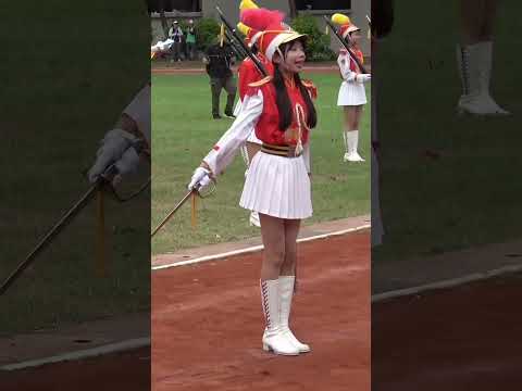 高雄女中樂儀旗隊