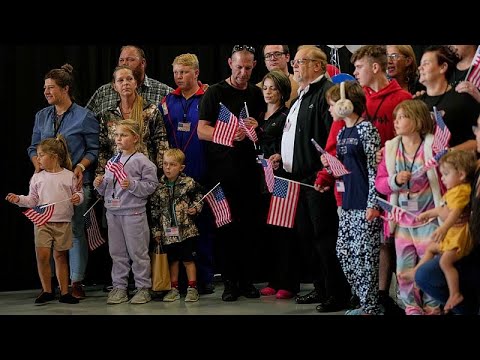 White South Africans welcomed in US not "refugees", South African leaders and scholars say