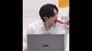 Sharing is Caring🤭🫢#enhypen #jakeenhypen #sunghoon #kpop #jakehoon