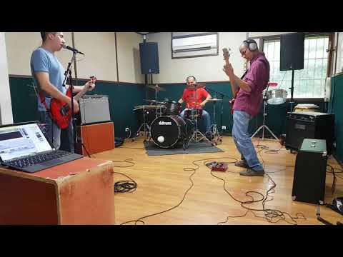 Muse - Time Is Running out (Cover)