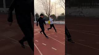 教练倒着跑能跑多少呢？#体育生#田径#短跑 #百米#第一视角