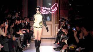 Paris Fashion Week TSUMORI CHISATO ツモリチサト・パリコレ・ファッションショー動画