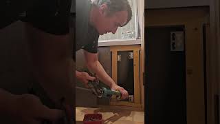 How to install the best tiled access panel system for bath panels