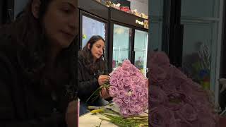 100+Roses 💅 instagram.com/huberheightsfloral #asmr #flowers #bouquet #flowerbouqet #rose #gift