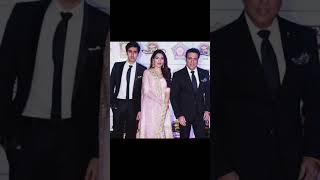 Govida with his son Yesvardhan Ahuja 🤩🤩🥰#govinda #shortvideo #bollywood