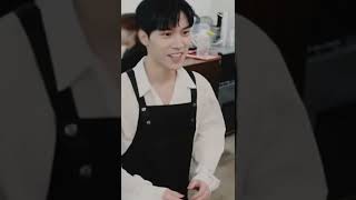 Barista Hendery ☕️ #wayv #hendery