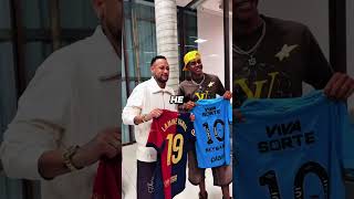 Lamine Yamal played street football in Brazil wearing a Raphinha jersey. 🤣💀