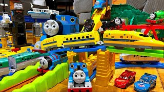 Thomas and Doctor Yellow will repair the tracks, and Hayabusa will have a speed race! Gordon and ...