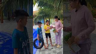 Phao bơi nhỏ xíu/kykydaily #shortvideo