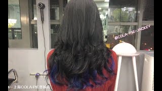 隐藏在低调发色下的心机染发 双色搭配 可选择一款自己喜欢夸张的颜色 搭配一款自然又显肤色的质感发色 可浅可深染发