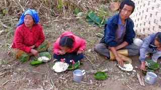 The "poison-eating tribe" on China's border eats raw insects and charcoal-grilled wasps... so wild!