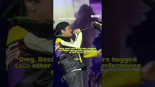 Rosé and Bruno Mars hugged each other during their performance of APT in LA #rosé #brunomars