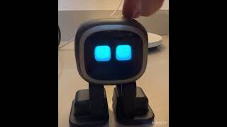 Remove EMO’s headphone 🥰#livingai #emopetrobot #petrobot #robotlove