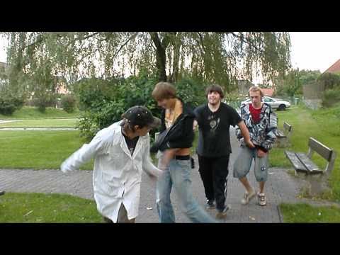 3 blázni a ošetřovatel