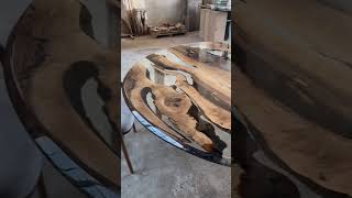 Round Walnut Dining Table with Transparent Epoxy Resin #diningtable #wood #epoxytable #roundtable