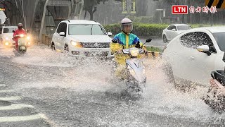 豪大雨警報！ 中市台灣大道等路段嚴重積水（民眾提供）