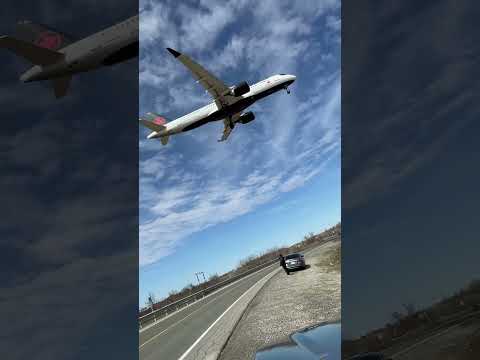 YYZ Runway 6R belly view landings.