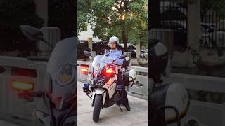 濛濛警官骑车的时候也可以这么帅 #杭州交警 #最美女交警 #濛濛警官 #春风400 #杭州西湖