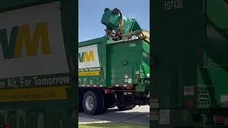 Lid Flipping WM Python #wastemanagement #garbagetruck #sideloader #peterbilttrucks