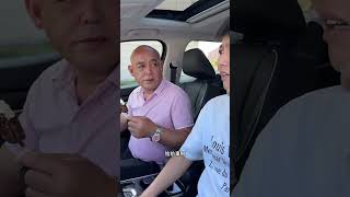 当着老丈人的面和朋友打电话说有人死了，老丈人的反应太搞笑了 #搞笑#恶搞 #整蛊 #沙雕剧情 #反转