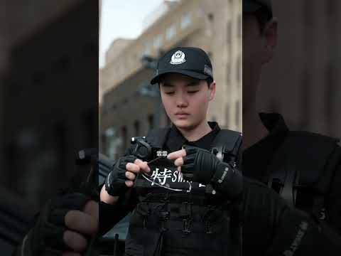 女生也可以這麼帥，上海外灘偶遇全國散打冠軍畢sir...
