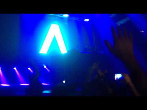 Axwell Λ Ingrosso - Habits (Tove Lo) [Tel Aviv 13.08.15]