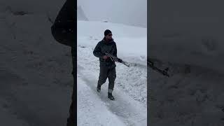 #kashmirvalley#jkpolice# #policeofficer snowfall