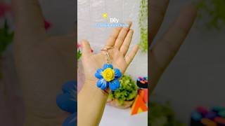 Flower clay keychain#diy#claybracelet#clayartshorts#viralreels#shortsfeed#viraldiy#claycraft#craft