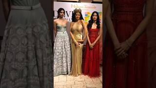 Sridevi's Daughters Poses with her ❤Wax Statue❤ at Madame Tussauds, Singapore