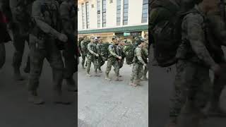 火车站遇到的解放军士兵#PLA#yanan#military #army