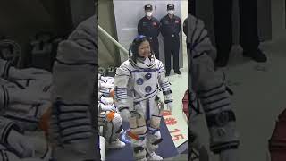 可可爱爱❤️90后女航天员王浩泽对镜头比心❤️请查收！#中国航天 #正能量 #大美中国