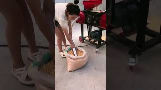 Self-priming grass chopper and crusher, multifunctional shaklong crusher for cattle and sheep breed.