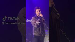 Rocky Lynch waving to fans while singing Flashdrive by The Driver Era