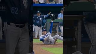 “Freddie Freeman saves the day!” #dodgers #sports #losangeles #wow