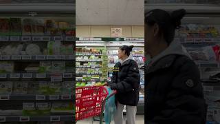 how much is spend in a day: grocery shopping #lifeinkorea 🍅🥕🥬🍓