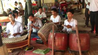The most famous of pleng  Pin Peat or pleng khmer in Cambodia