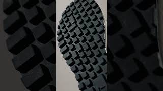 Comet AEON up close.Clean designs for seamless styling.#comet #sneakes #cometaeon