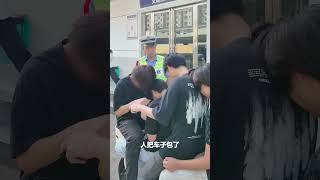 5个人骑一辆电动车？交警锁定车主“还原”现场。｜中国－江西抚州　交通安全　交通规则　#ebike #driving #violation #traffic #police #shorts #China