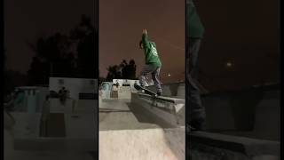 Crooked, heelflip y noslide #skateboarding