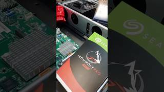 #Xeon Gold 6338, 256GB RAM Kingston, NVMe DataCenter SEDC1000B, Intel X540T2 e HDs Seagate #IronWolf