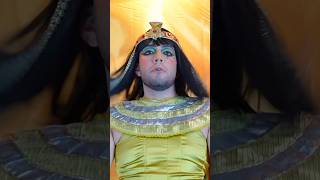 LA CLEOPATRA