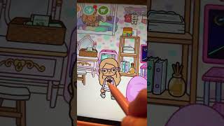 Olivia snuck her phone!? #tocaboca #tocabocagameplay #tocalifeworld