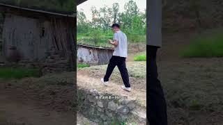 老家什么都好，就是人心不正，恨你有笑你无，嫌你穷怕你富，两面三刀，三五成群，闲言碎语，学问不高，心眼不少！#乡愁记忆 #故乡的原风景 #乡村田园生活 #认知思维 #生活感悟