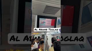 Al Abwab Toglaq.. Doors Closing.🤣🤣🤣 #dubai #dubaimetrotrain #metro #dubaimetro