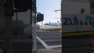 Atr72 plane makes forced landing toward downtown after hitting pylons#plane #atr72