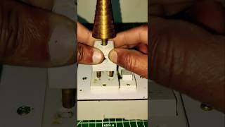 Metal direct in two pin plug 🤯💥 #experiment #youtubeshorts #shorts