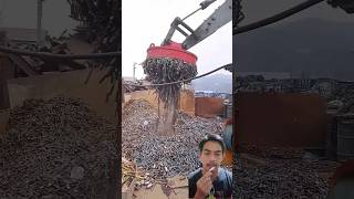 Use magnetic suckers to load the waste steel bar- Good tools and machinery make work easy #shorts